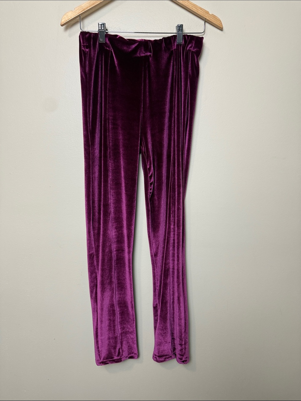 My Jewelry Limited Velvet Stretch Leggings in Deep Plum size L